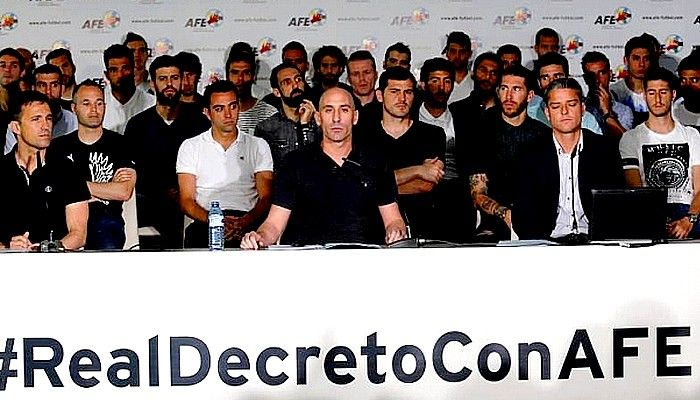 Σε απεργία και οι ποδοσφαιριστές!