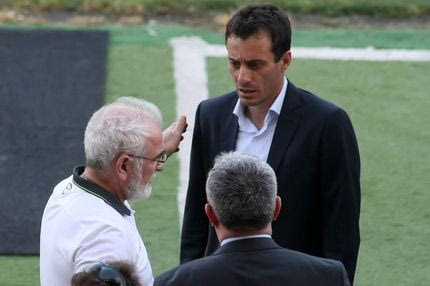 Εξαλλος ο Ιβάν, κατέβηκε στον πάγκο (PHOTOS)