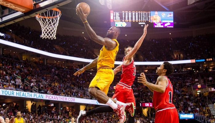 Νίκη με υπογραφή Λεμπρόν για Καβαλίερς, μείωσαν οι Ρόκετς (VIDEOS)