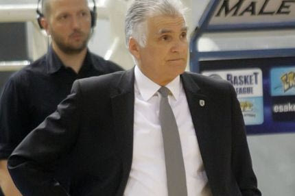 Η παραμονή Μαρκόπουλου και η παρουσία Κνέζεβιτς