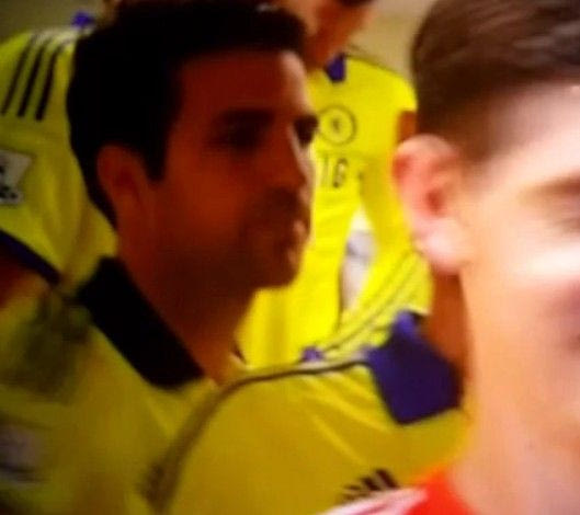 Σφαλιάρα-πείραγμα Φάμπρεγκας σε Κουρτουά (VIDEO)