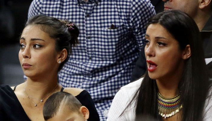 Την ώρα του τριπόντου ο γιος Σπανούλη κοιμόταν στην αγκαλιά της μητέρας του (VIDEO)