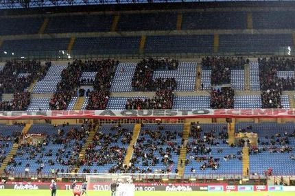 Απίστευτο μήνυμα από τους οπαδούς της Μίλαν (PHOTOS)