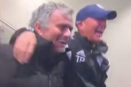 Ο θερμός εναγκαλισμός του Μουρίνιο με τον Πιούλις (VIDEO)