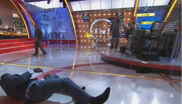 Επική τούμπα του Σακίλ Ο’Νιλ (VIDEO)