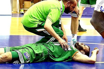 Διακομιδή του Παππά στο νοσοκομείο