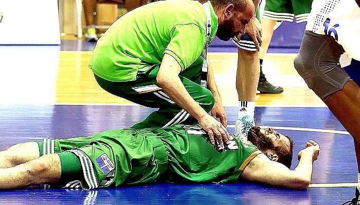 Διακομιδή του Παππά στο νοσοκομείο