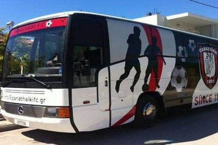 Οπαδοί επιτέθηκαν στο πούλμαν της Παναχαϊκής