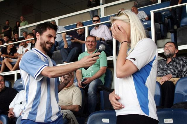 Πρόταση γάμου στο Καυτανζόγλειο! (VIDEO)