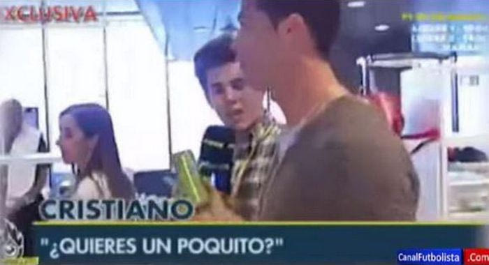 Απέφυγε τον δημοσιογράφο με ένα… αναψυκτικό ο Ρονάλντο (VIDEO)