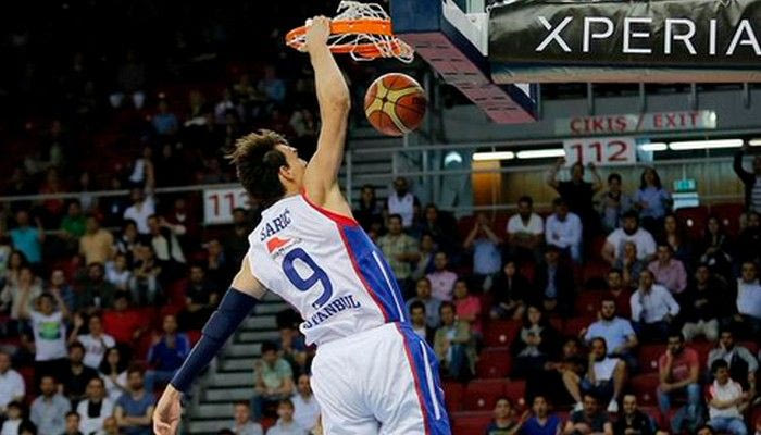 Σάρωσε η Εφές του Ίβκοβιτς στον πρώτο ημιτελικό