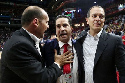 Π. Αγγελόπουλος: “Απόψε ο αδερφός μου δεν έκανε σπριντ, έκανε άλματα στην πλάτη μου” (VIDEOS)