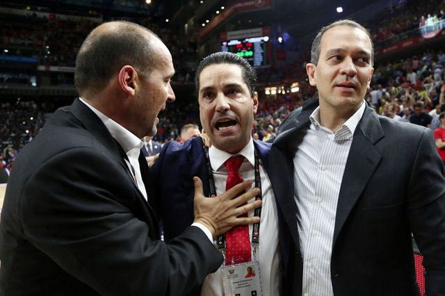 Final Four: H αγκαλιά των Αγγελόπουλων στον Σφαιρόπουλο και η παρακάμερα της συνέντευξης Τύπου (VIDEOS)