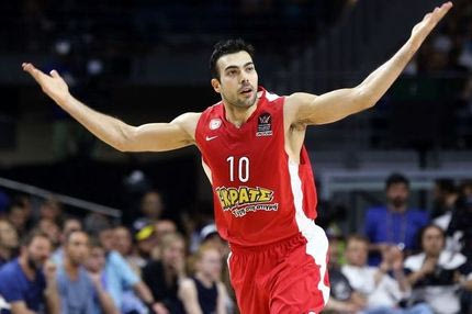 Κάκωση στο ισχίο ο Σλούκας