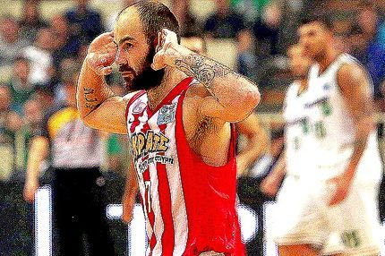 Πριν τη Σπανουλειάδα παίχθηκε και μπάσκετ