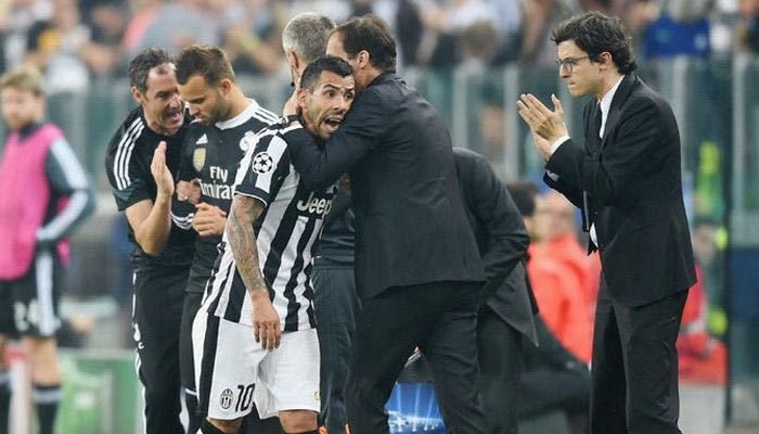 Έβρισε τον Αλέγκρι ο Τέβες στην αλλαγή του (VIDEO)