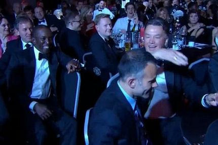 Η “σφαλιάρα” του Φαν Χαάλ στον Γκιγκς (VIDEO)