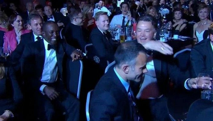 Η “σφαλιάρα” του Φαν Χαάλ στον Γκιγκς (VIDEO)