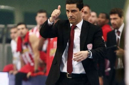 Σφαιρόπουλος: “Βγάζω το καπέλο στους παίκτες”