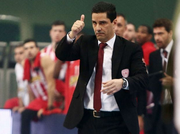 Σφαιρόπουλος: “Βγάζω το καπέλο στους παίκτες”