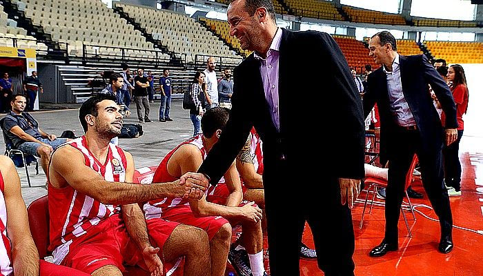 Σλούκας: Θα ζήσουν αυτοί καλά και εμείς καλύτερα