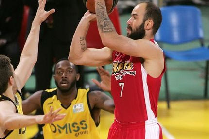 Άρης – Ολυμπιακός 62-79