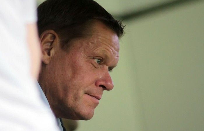 Συζήτηση Άρνεσεν-Ρεν για Τοϊβόνεν