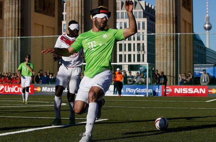 Ο πραγματικός τελικός: Αγώνας τυφλών στο Βερολίνο. Δείτε το video