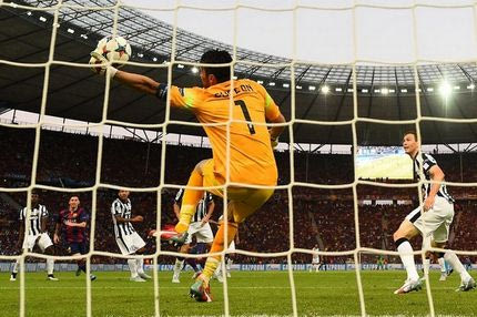 Οι απίθανες επεμβάσεις του Μπουφόν στον τελικό με Μπαρτσελόνα