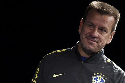 Ο Ντούνγκα παραμένει στον πάγκο της Βραζιλίας