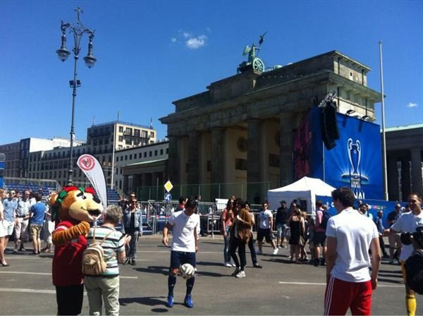 Γιουβέντους-Μπαρτσελόνα: Μπείτε στο κλίμα του τελικού με φωτογραφίες