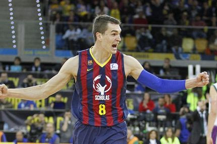 Πλήρωσε και έφυγε από την Μπαρτσελόνα ο Χεζόνια