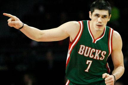 Στους Πίστονς ο Ιλιασόβα