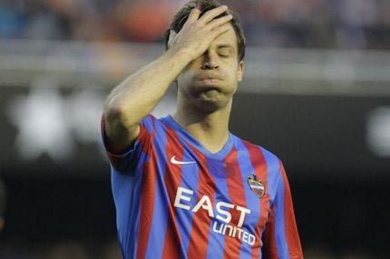 Έμεινε ελεύθερος ο Ίβανσιτς, “φευγάτος” και ο Καράμπελας