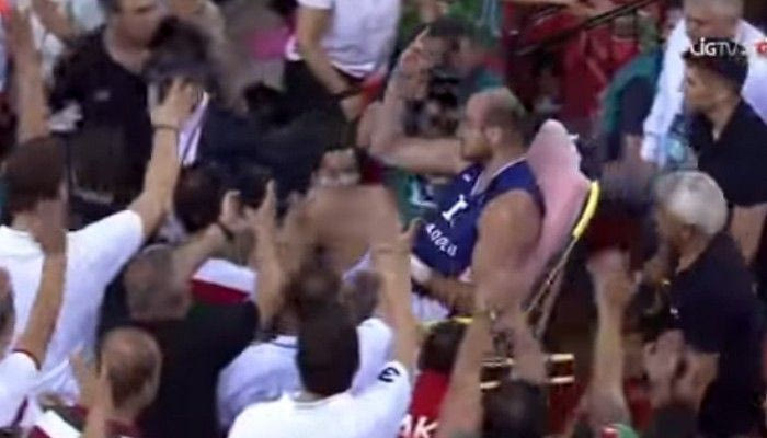 Άσεμνη χειρονομία του Κρστιτς στους οπαδούς της Καρσίγιακα