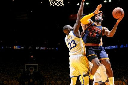 Ο Λεμπρόν ισοφάρισε τους Γουόριορς