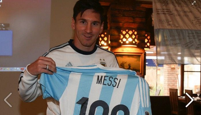 Βραβεύτηκε για τις 100 συμμετοχές ο Μέσι