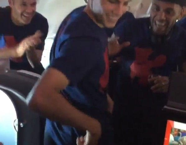 Ο cameraman Μέσι και ο χορευτής Μπάρτρα. Δείτε video