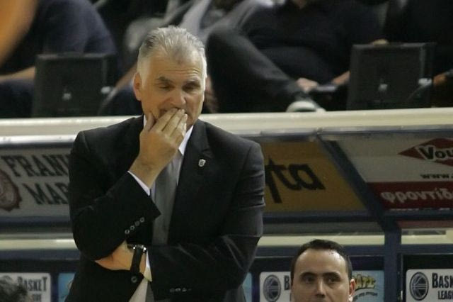 Τα… νεύρα του Μαρκόπουλου και η διαιτησία