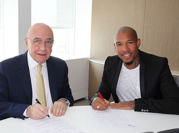 Ντε Γιονγκ τριετίας στη Μίλαν