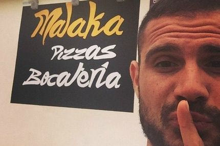 O Νάνο και η πιτσαρία… malaka