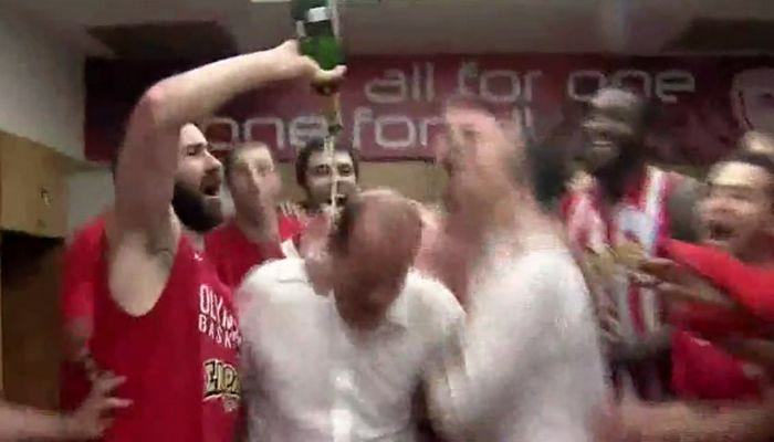 Τελικοί 2015: Το VIDEO με το “μπουγέλωμα” του Σπανούλη στους Αγγελόπουλους