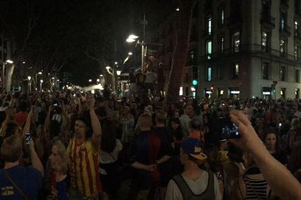 Οι πανηγυρισμοί των φίλων της Μπαρτσελόνα στην πλατεία Ράμπλας