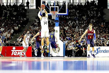 Εύκολα το 2-0 με 100άρα η Ρεάλ Μαδρίτης