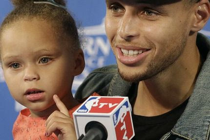 Ο Κάρι πήρε την ευχή της κόρης του πριν από τον τελικό