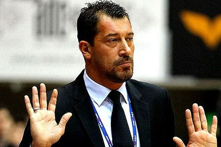 Ο Σαρίτσα στο Contra.gr για τον Στρόμπερι: “Δεν παίζει μόνο άμυνα!”