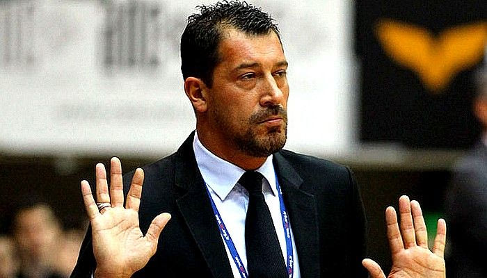 Ο Σαρίτσα στο Contra.gr για τον Στρόμπερι: “Δεν παίζει μόνο άμυνα!”