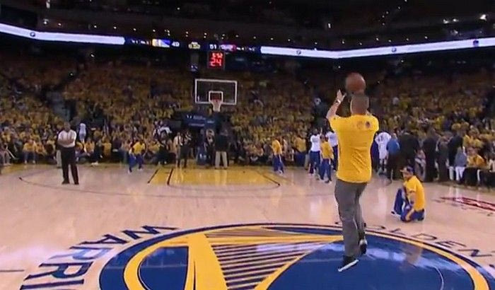 Σούταρε από το κέντρο για να κερδίσει αυτοκίνητο