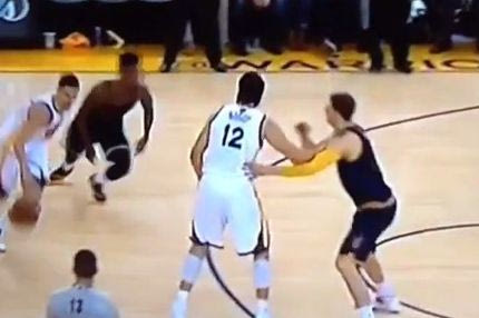 Ο Τόμπσον ζάλισε τον Σούμπερτ