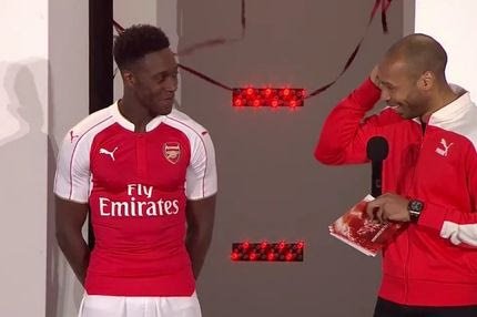 Τρολάρισμα του “δημοσιογράφου” Ανρί στον Γουέλμπεκ